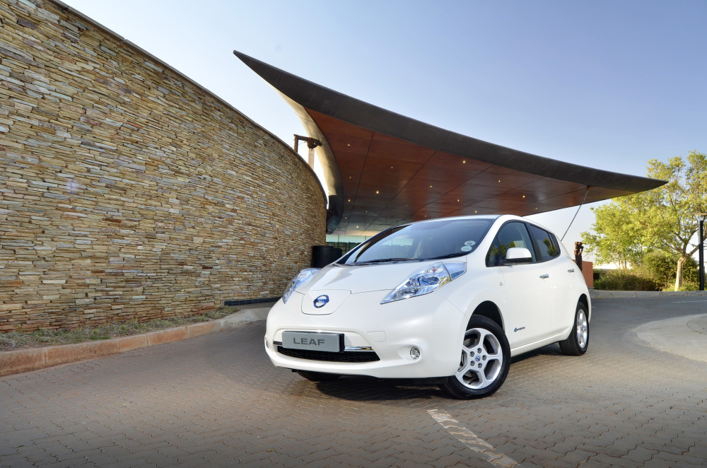 Nissan leaf фото