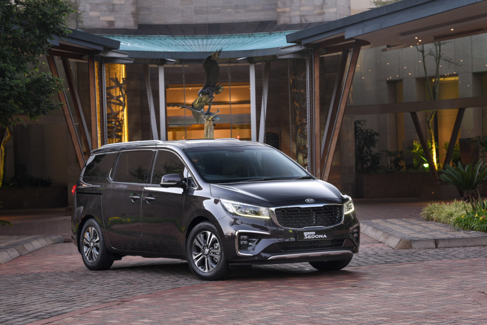 Enhanced KIA Grand Sedona debuts in South Africa Women on Wheels